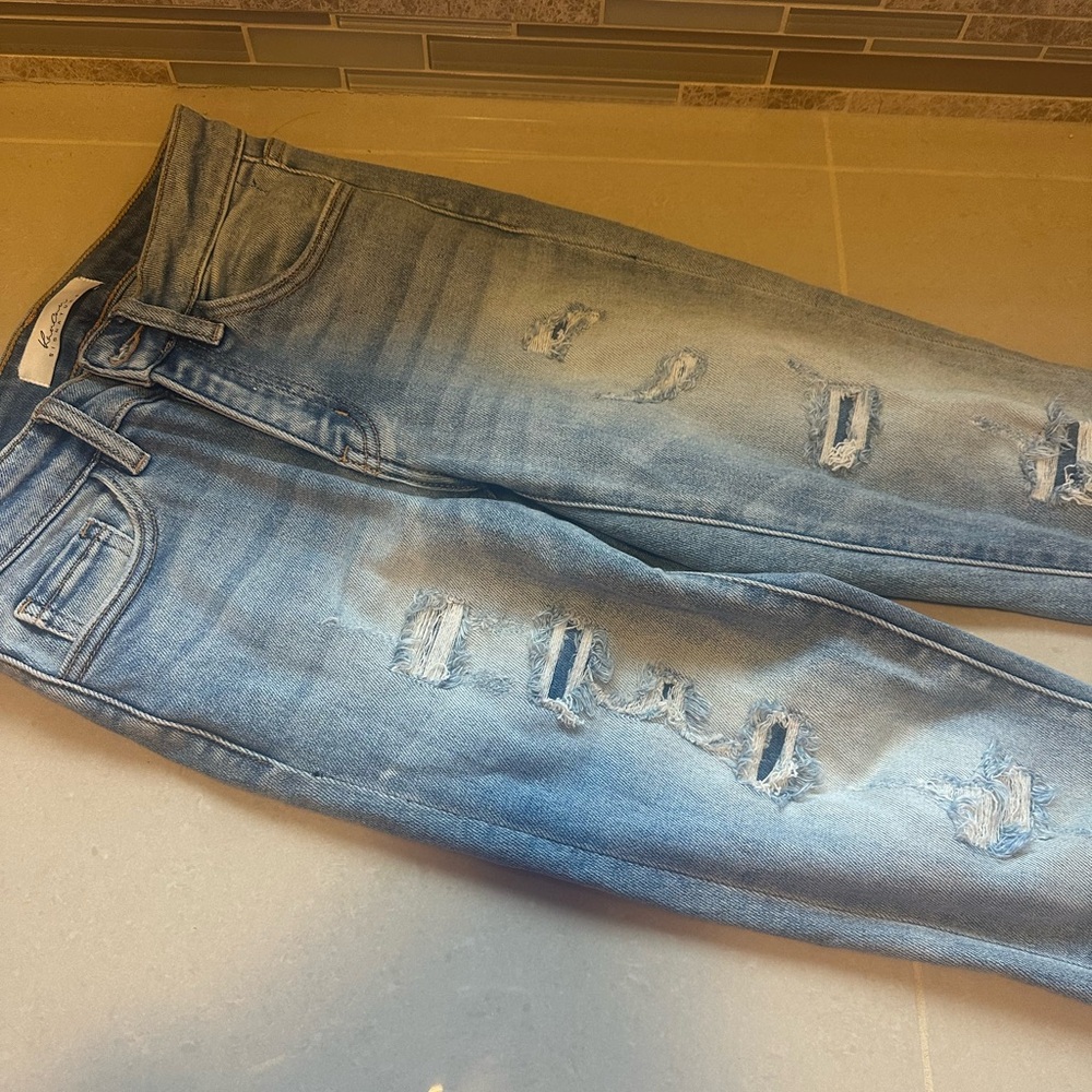 Women’s KanCann Destructed Ankle Skinny Jeanss